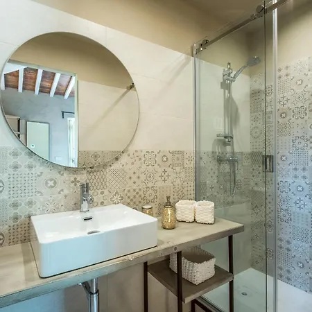 5 Bedroom Gorgeous In