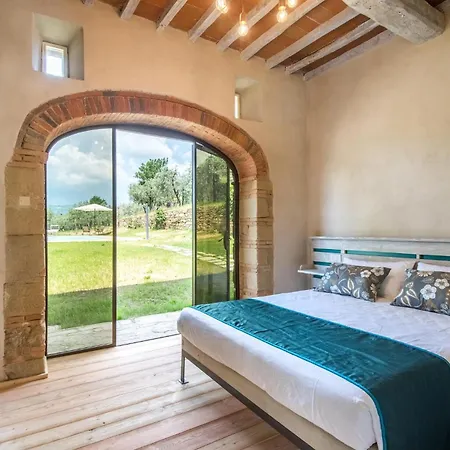 5 Bedroom Gorgeous In Holiday home