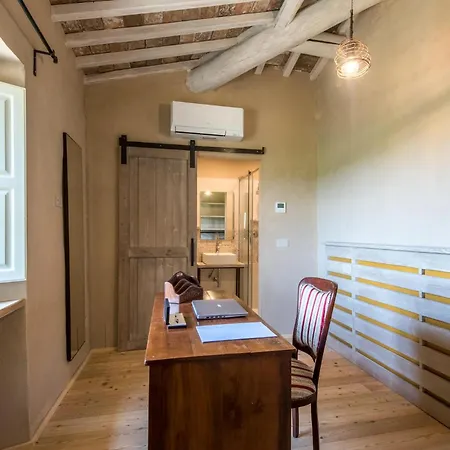 5 Bedroom Gorgeous In Arezzo