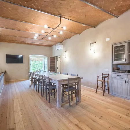 5 Bedroom Gorgeous In * Arezzo