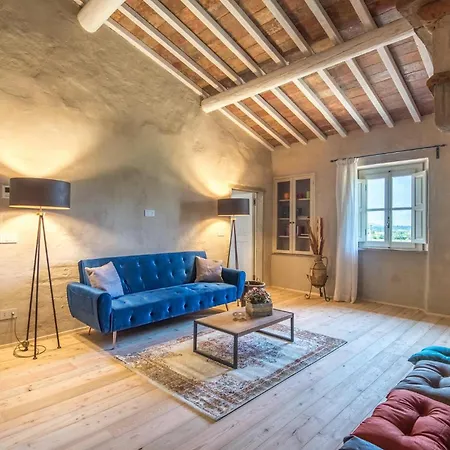 5 Bedroom Gorgeous In Holiday home Arezzo