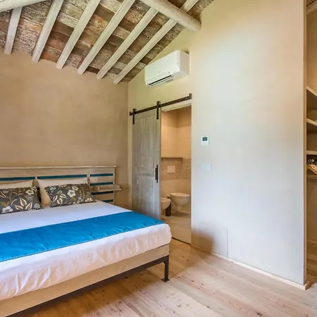 5 Bedroom Gorgeous In Holiday home