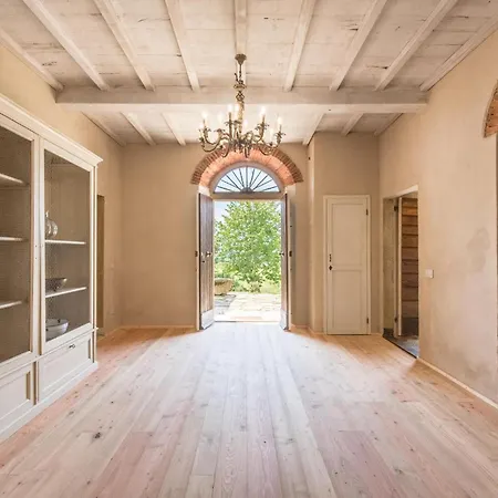 5 Bedroom Gorgeous In *