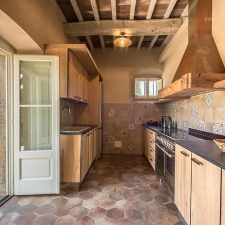 5 Bedroom Gorgeous In * Arezzo