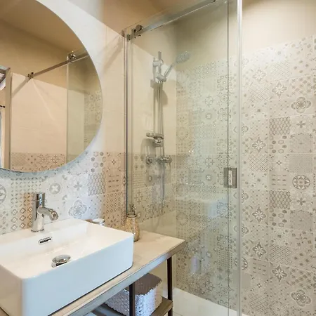 5 Bedroom Gorgeous In
